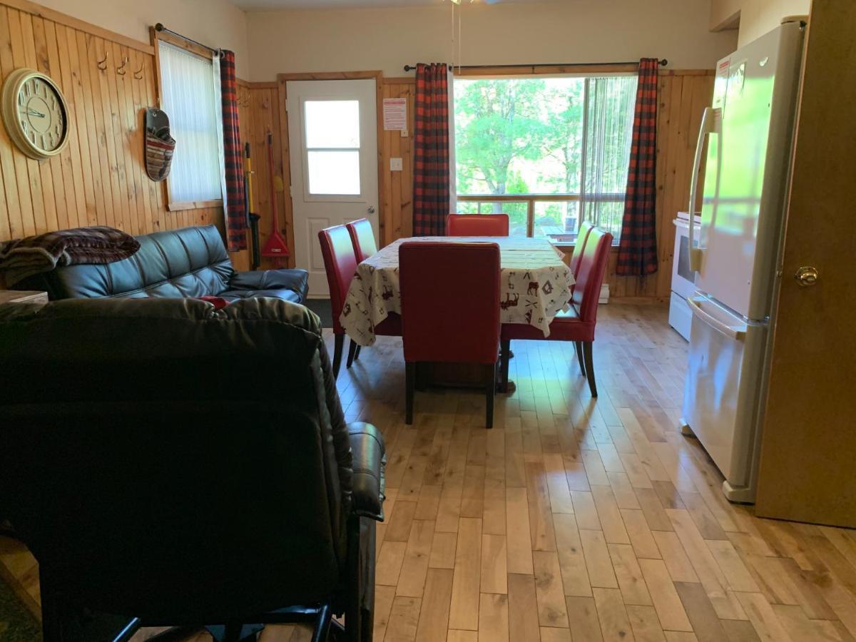Camping Chalets Spas Pignons Rouges Saint Romain Exteriör bild