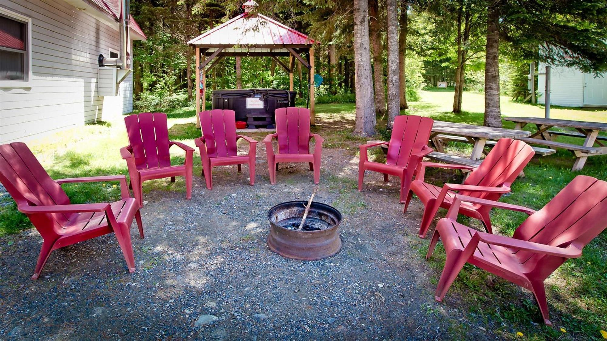 Camping Chalets Spas Pignons Rouges Saint Romain Exteriör bild