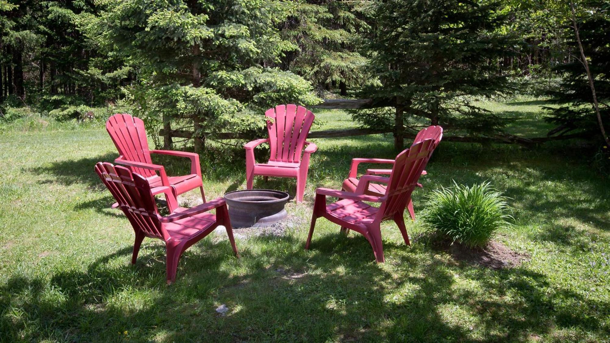 Camping Chalets Spas Pignons Rouges Saint Romain Exteriör bild