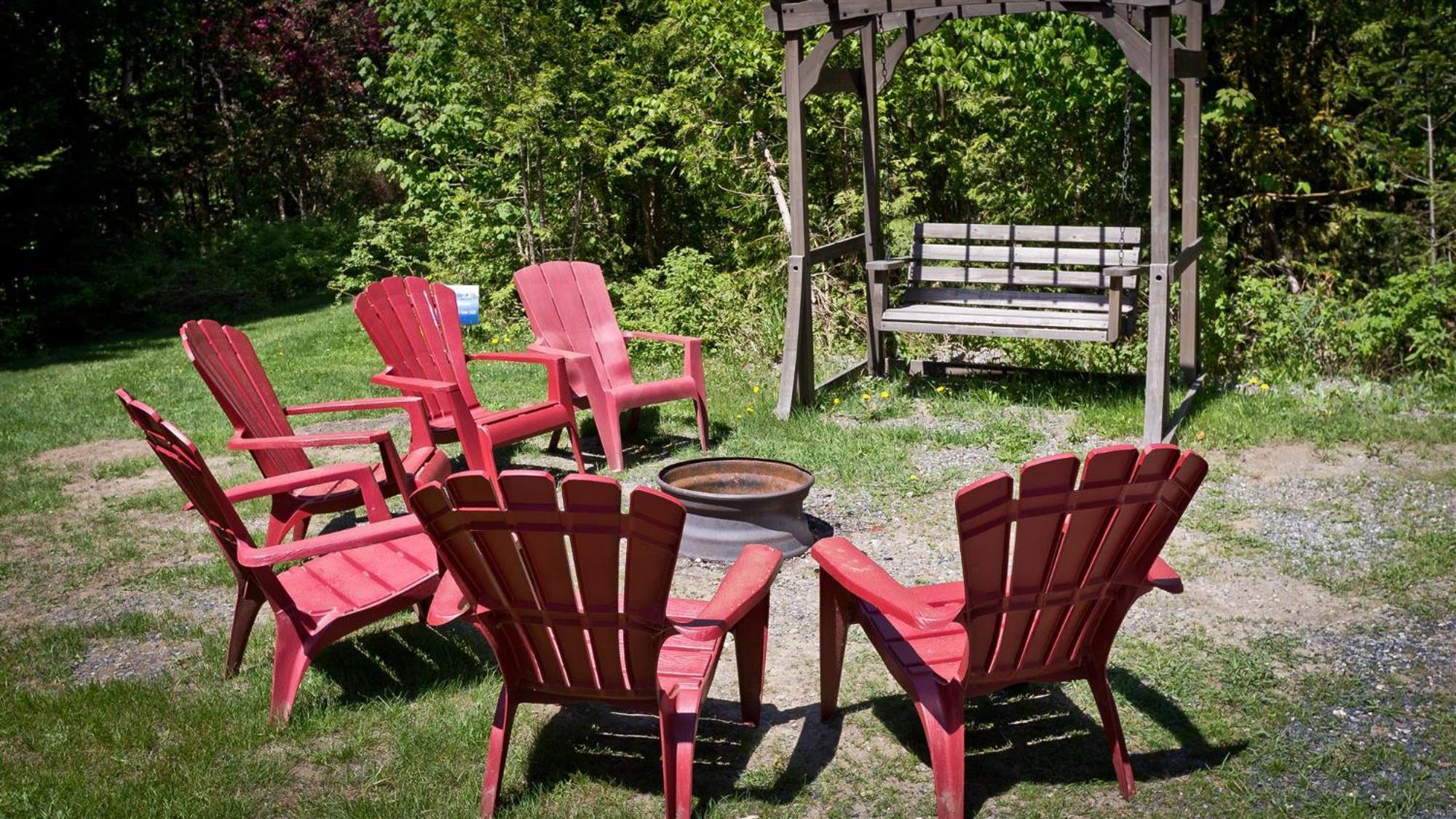 Camping Chalets Spas Pignons Rouges Saint Romain Exteriör bild