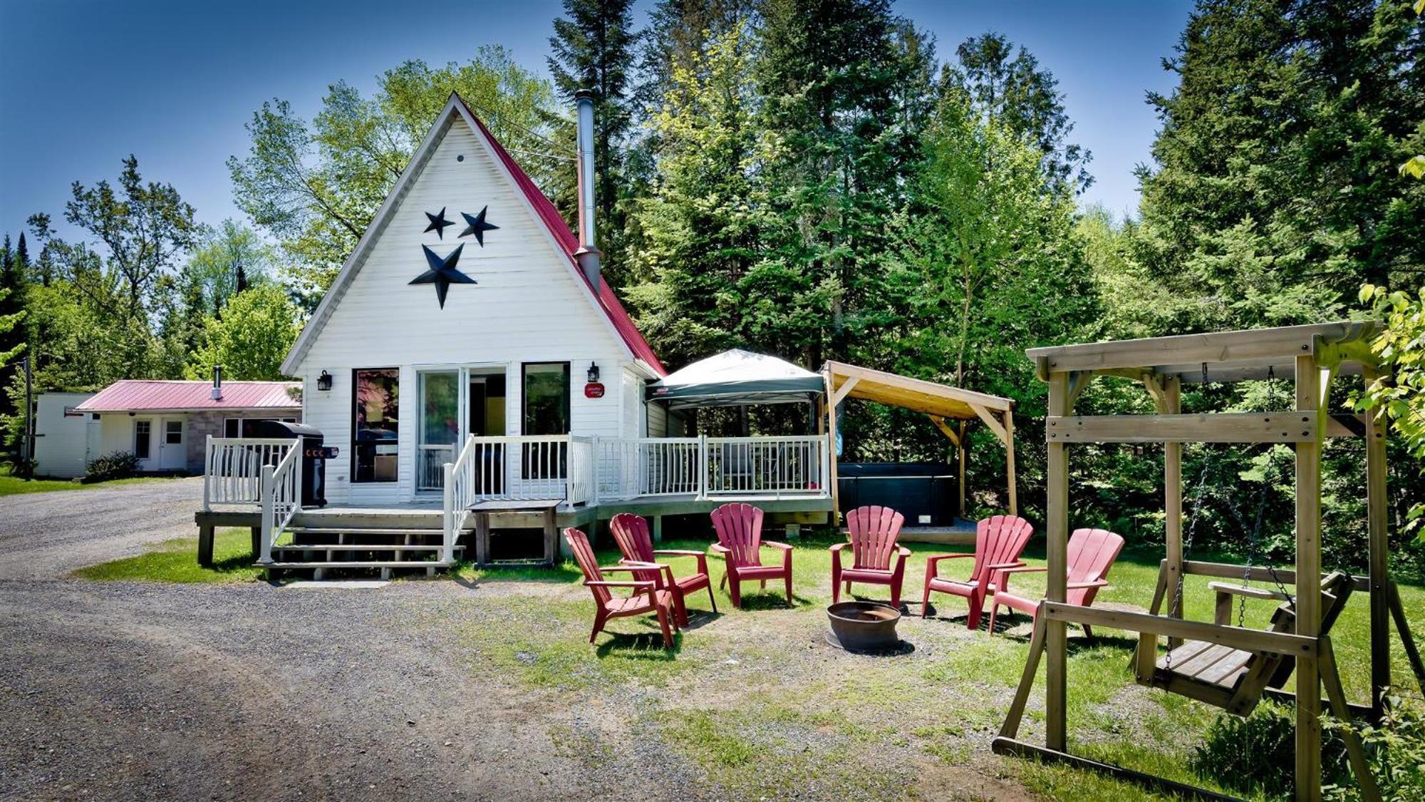 Camping Chalets Spas Pignons Rouges Saint Romain Exteriör bild